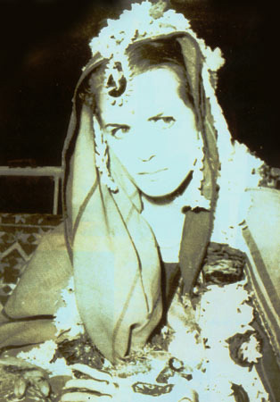 Sonia Gandhi Young marriage rare.jpg