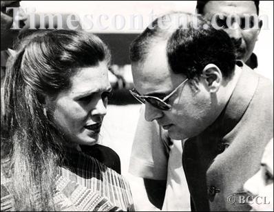 Young Sonia Rajiv Rahul Priyanka Indira Gandhi (13).jpg