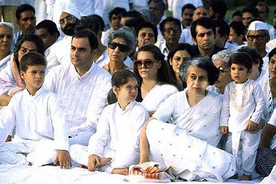 Young Sonia Rajiv Rahul Priyanka Indira Gandhi (8).jpg