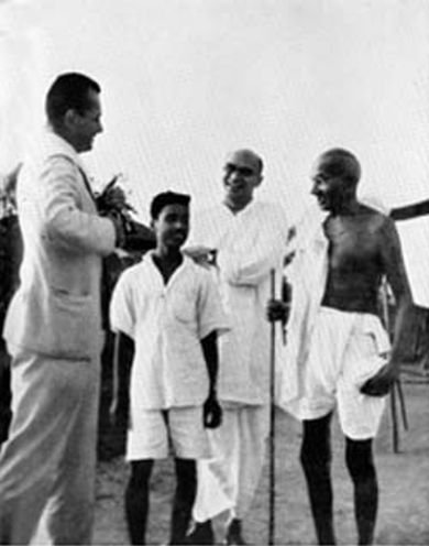 Rare Pictures of Mahatma Gandhiji (3).jpg