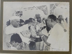 Indian Prime Minister Jawaharlal Nehru Presenting a Trophy on the Occassion of the First Boat Race in Alleppey, Kerala - 1952