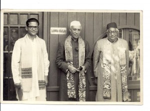 ndian physicist Satyendra Nath Bose (Right) with Prime Minister of India Jawaharlal Nehru (Middle) and Professor Khitish Roy (Curator, Rabindra Bhavana) - Shantiniketan, West Bengal 1958 b